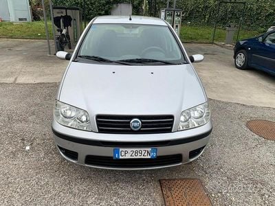 Usata Fiat Punto 60 CV (44 kW) 2004 Grigio Utilitaria