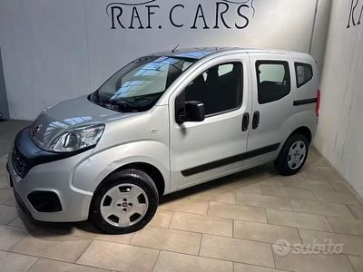 Occasion Fiat Qubo Lounge 80 ch (58 kW) 2018 Gris Monospace