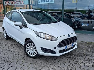 Usata Ford Fiesta 96 CV (70 kW) 2015 Bianco Utilitaria