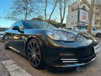 Usata Porsche Panamera Platinum Edition 300 CV (220 kW) 2012 Grigio Utilitaria