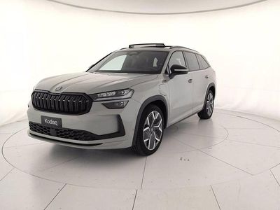 Nuova Skoda Kodiaq SportLine 204 CV (150 kW) 2025 Grigio acciaio SUV