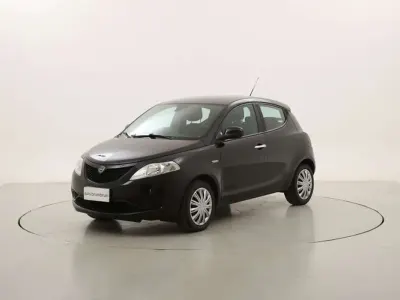 Usata Lancia Ypsilon Gold 69 CV (50 kW) 2019 Nero Utilitaria