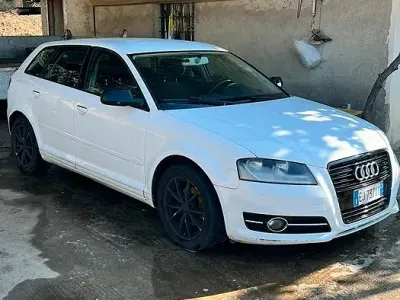 Usata Audi A3 Young 105 CV (77 kW) 2012 Bianco Utilitaria