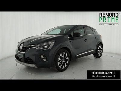 Usata Renault Captur Techno 145 CV (106 kW) 2023 Blu scuro SUV