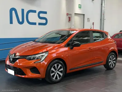 Usata Renault Clio Equilibre 66 CV (48 kW) 2023 Arancione Utilitaria