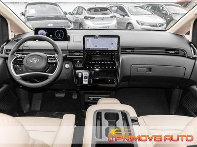 Usata Hyundai Staria Prime 177 CV (130 kW) 2024 Grigio scuro Monovolume