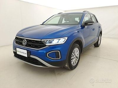 Usata VW T-Roc Life 150 CV (110 kW) 2022 Blu SUV