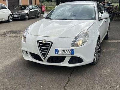 Usata Alfa Romeo Giulietta Exclusive 105 CV (77 kW) 2011 Bianco Utilitaria