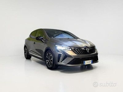 Begagnad Renault Clio V Techno 91 HK (66 kW) 2025 Grå Sedan