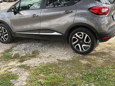 Usata Renault Captur 90 CV (66 kW) 2017 Grigio SUV