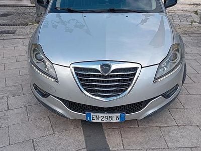 Usata Lancia Delta Silver 120 CV (88 kW) 2012 Grigio Utilitaria