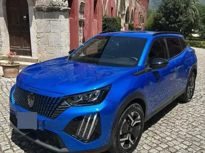 Usata Peugeot 2008 100 CV (73 kW) 2024 Bluazzurro SUV