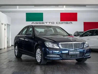 Usata Mercedes C200 Elegance 184 CV (135 kW) 2012 Blu/azzurro Berlina