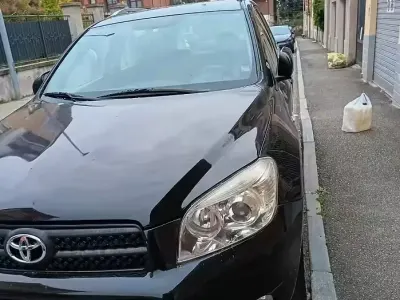 Begagnad Toyota RAV4 136 HK (100 kW) 2008 Svart SUV