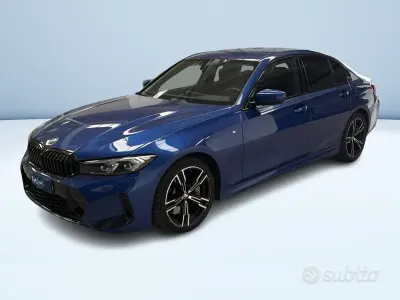 Usata BMW 330 M Sport 286 CV (210 kW) 2023 Bluazzurro Berlina