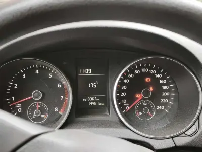 Usado VW Golf VI Comfortline 122 CV (89 kW) 2010 Gris Utilitario