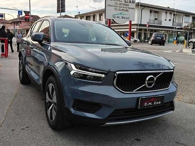 Usata Volvo XC40 Momentum 163 CV (119 kW) 2022 Blu/azzurro SUV