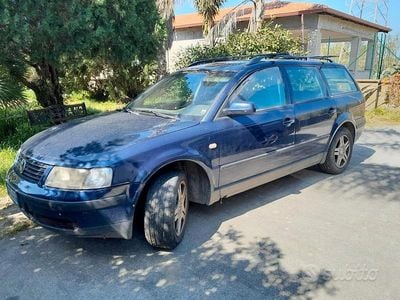 Usata VW Passat 116 CV (85 kW) 2000 Blu Station wagon