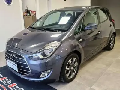 Usata Hyundai ix20 Comfort 90 CV (66 kW) 2015 Grigio scuro Utilitaria