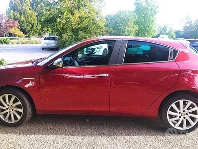 Usata Alfa Romeo Giulietta 105 CV (77 kW) 2012 Rosso Utilitaria