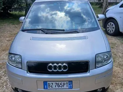 Usata Audi A2 Comfort 75 CV (55 kW) 2002 Argento Utilitaria