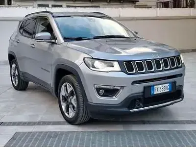 Usata Jeep Compass 140 CV (102 kW) 2019 Grigio SUV