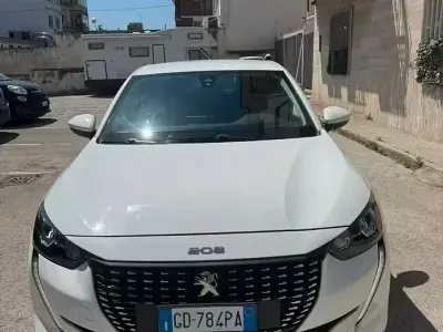 Usata Peugeot 208 75 CV (55 kW) 2021 Bianco Utilitaria