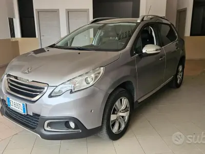 Usata Peugeot 2008 Allure 99 CV (72 kW) 2015 Grigio SUV