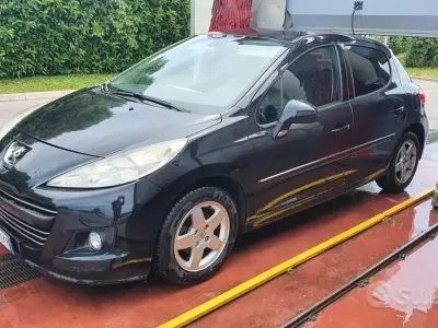 Usata Peugeot 207 68 CV (50 kW) 2009 Nero Berlina
