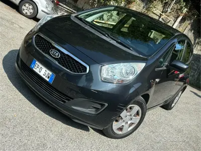 Usata Kia Venga 90 CV (66 kW) 2012 Nero Utilitaria
