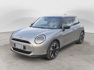 Grigio Nuova 2025 Mini Cooper Utilitaria | 29.830 € (Ottimo prezzo)