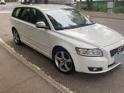 Usata Volvo V50 R-Design 109 CV (80 kW) 2012 Bianco Station wagon