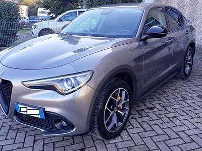 Usata Alfa Romeo Stelvio Executive 209 CV (153 kW) 2018 Grigio SUV
