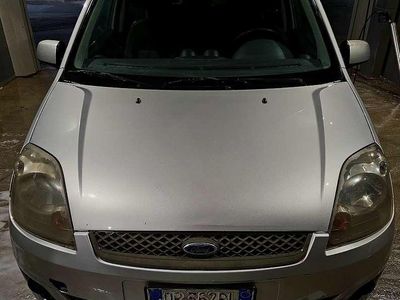 Usata Ford Fiesta Ghia 68 CV (50 kW) 2008 Utilitaria