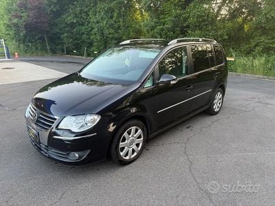 Begagnad VW Touran Highline 170 HK (125 kW) 2008 Svart Minibuss