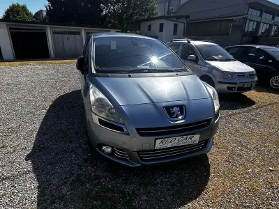 Usado Peugeot 5008 111 CV (81 kW) 2011 Azul Monovolumen