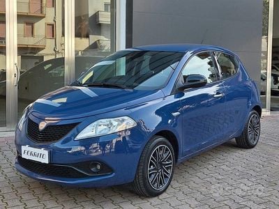 Usata Lancia Ypsilon 69 CV (50 kW) 2018 Blu Utilitaria