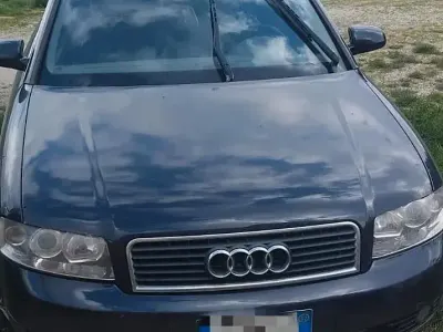 Usata Audi A4 130 CV (95 kW) 2002 Bluazzurro Station wagon