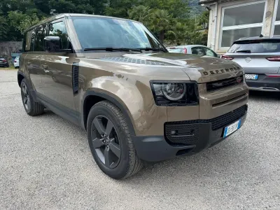 Usata Land Rover Defender HSE 248 CV (182 kW) 2021 Marrone SUV