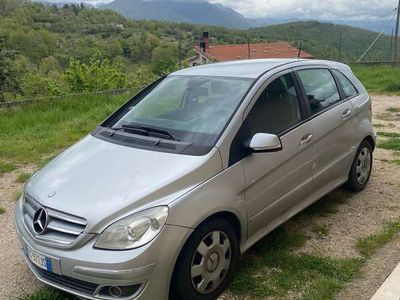 Mercedes B180