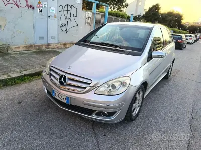 Usata Mercedes B200 140 CV (102 kW) 2008 Monovolume