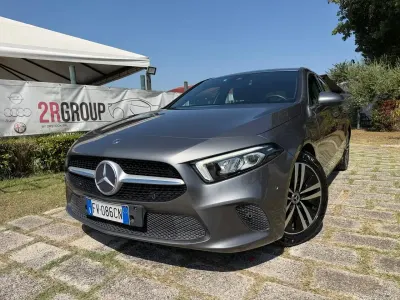 Usata Mercedes 180 115 CV (84 kW) 2019 Grigio Berlina