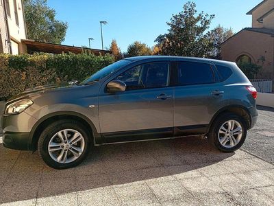 Gebraucht Nissan Qashqai 115 PS (84 kW) 2012 Grau SUV