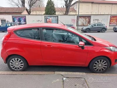 Usata Ford Fiesta 2016 Rosso Berlina