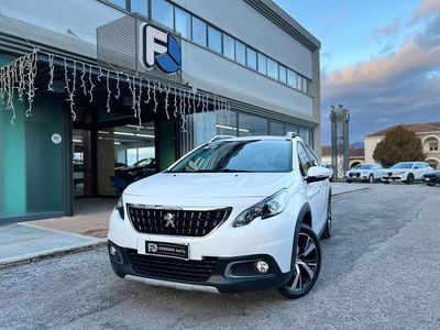 Usado Peugeot 2008 Allure 102 HP (75 kW) 2019 Branco SUV