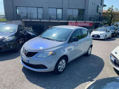Usata Lancia Ypsilon S 69 CV (50 kW) 2020 Bianco perlato Utilitaria