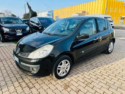 Usata Renault Clio II LE 75 CV (55 kW) 2008 Nero Berlina
