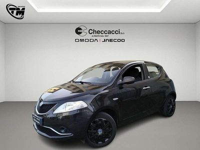 Usata Lancia Ypsilon 69 CV (50 kW) 2016 Nero Utilitaria