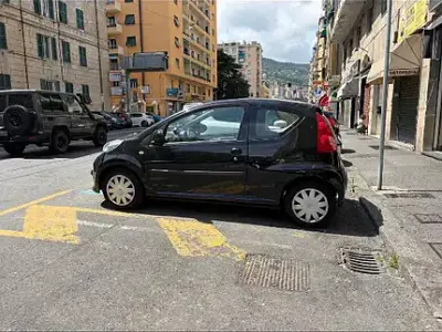 Usata Peugeot 107 68 CV (50 kW) 2007 Nero Utilitaria