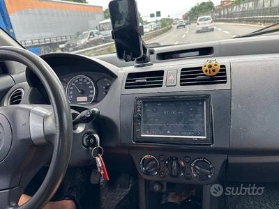 Usata Suzuki Swift 2007 Grigio Utilitaria